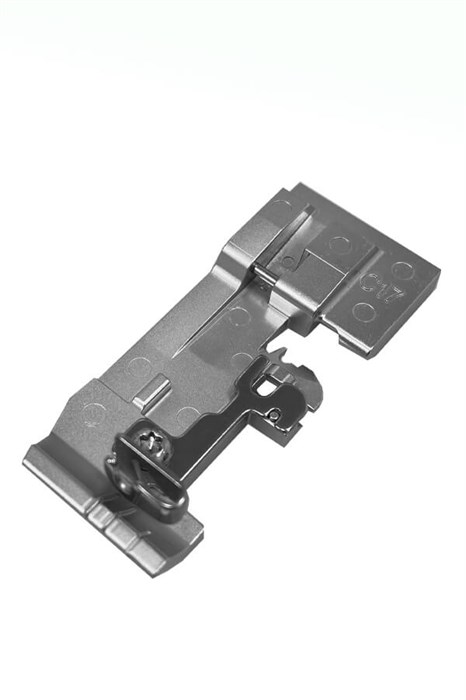Лапка для оверлока №C17 для вшивания шнура Bernina 103 424 70 00 - фото 8682