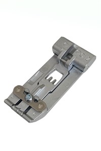 Лапка для оверлока компенсирующая №C12 для плоского шва Bernina 103 609 70 00